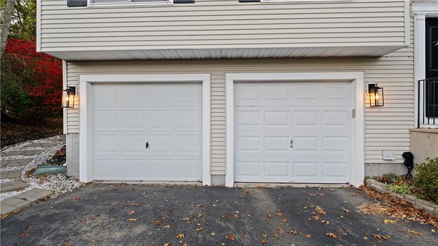 27 Great Oak Drive, Warwick, RI 02886