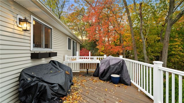 27 Great Oak Drive, Warwick, RI 02886