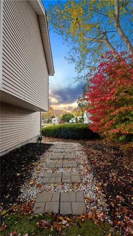 27 Great Oak Drive, Warwick, RI 02886