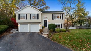 27 Great Oak Drive, Warwick, RI 02886