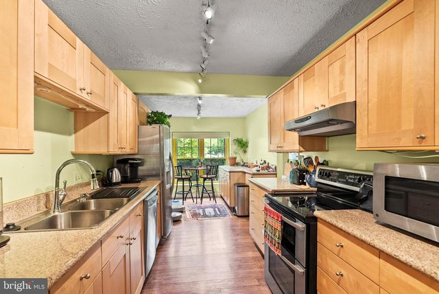 2114 LANG DR, Crofton, MD 21114