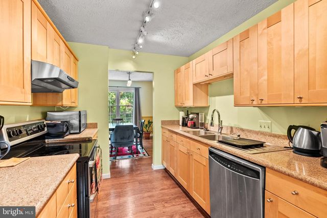 2114 LANG DR, Crofton, MD 21114