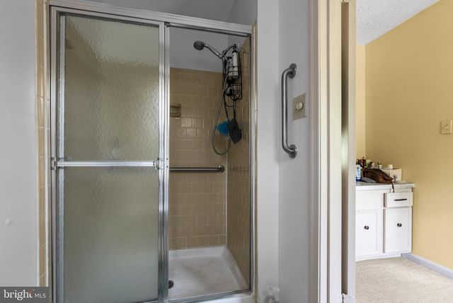 2114 LANG DR, Crofton, MD 21114