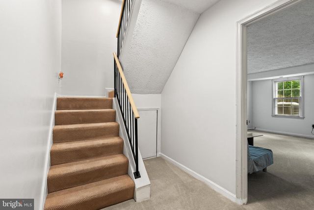 2114 LANG DR, Crofton, MD 21114