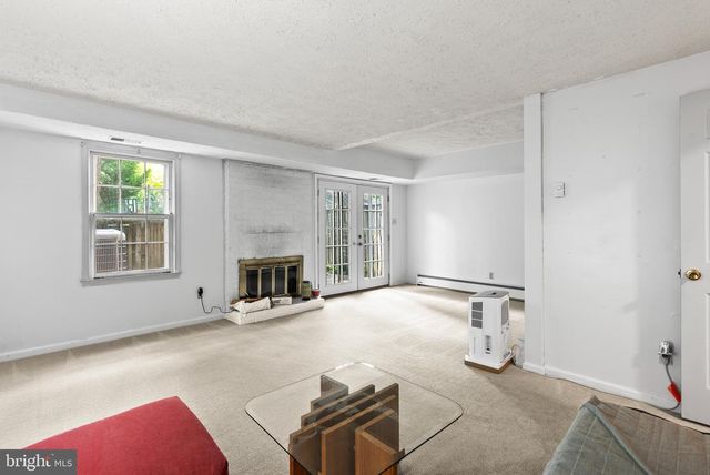 2114 LANG DR, Crofton, MD 21114
