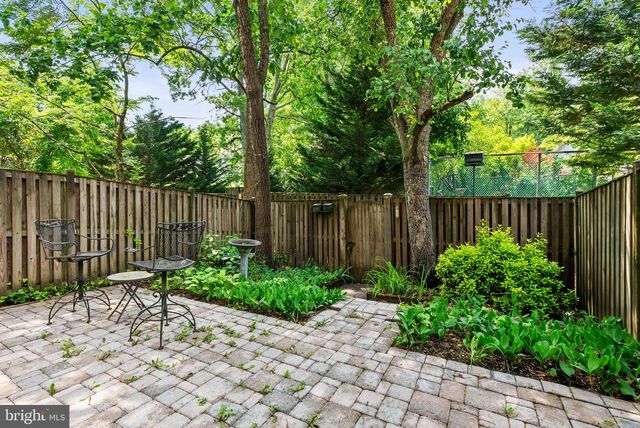 2114 LANG DR, Crofton, MD 21114