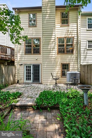 2114 LANG DR, Crofton, MD 21114
