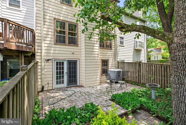 2114 LANG DR, Crofton, MD 21114