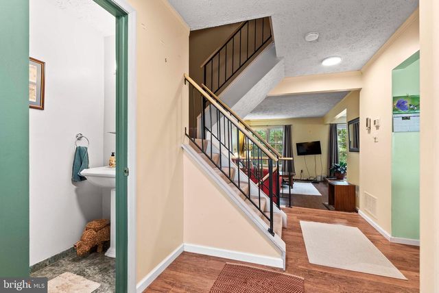 2114 LANG DR, Crofton, MD 21114