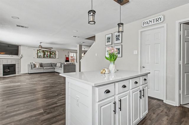 6144 Paddlefish Drive, Fort Worth, TX 76179