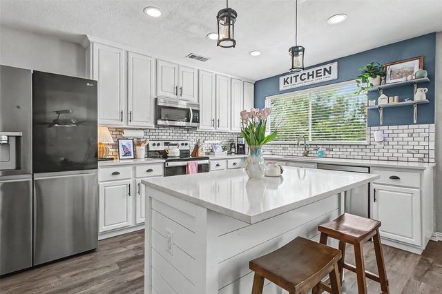 6144 Paddlefish Drive, Fort Worth, TX 76179