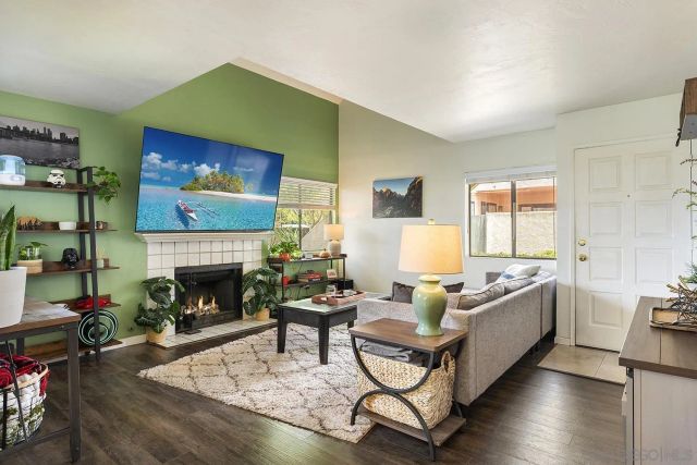 355 N Melrose Drive North E, Vista, CA 92083