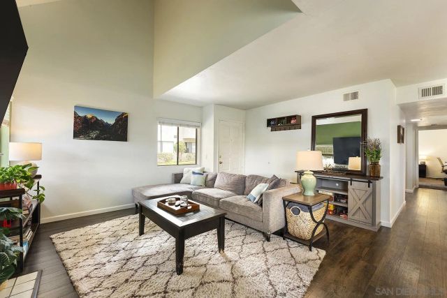 355 N Melrose Drive North E, Vista, CA 92083