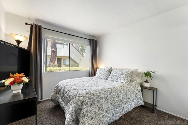 355 N Melrose Drive North E, Vista, CA 92083