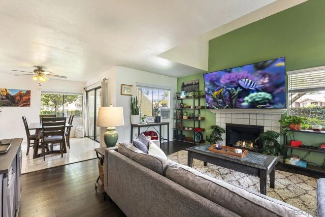355 N Melrose Drive North E, Vista, CA 92083