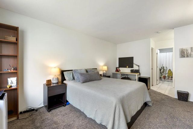 355 N Melrose Drive North E, Vista, CA 92083