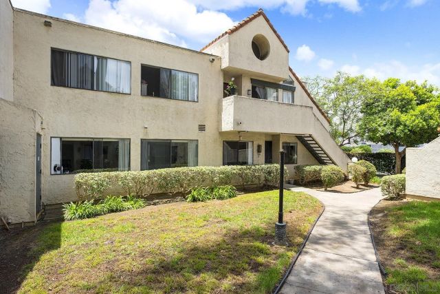 355 N Melrose Drive North E, Vista, CA 92083