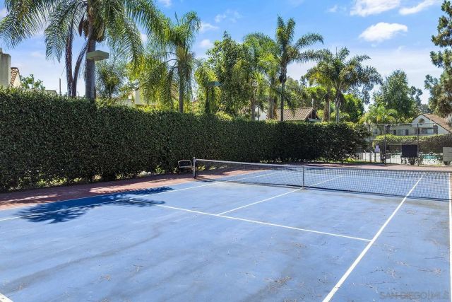 355 N Melrose Drive North E, Vista, CA 92083
