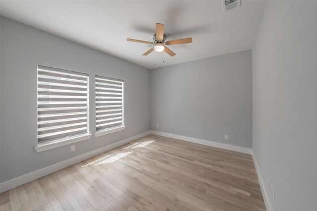 1508 W 12TH Avenue, Corsicana, TX 75110