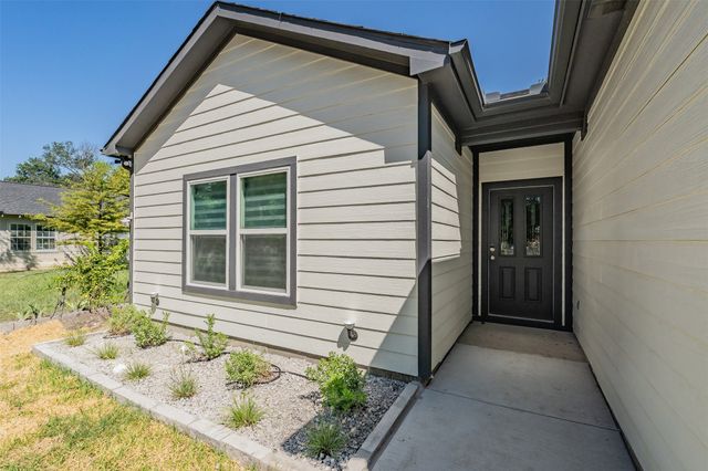 1508 W 12TH Avenue, Corsicana, TX 75110