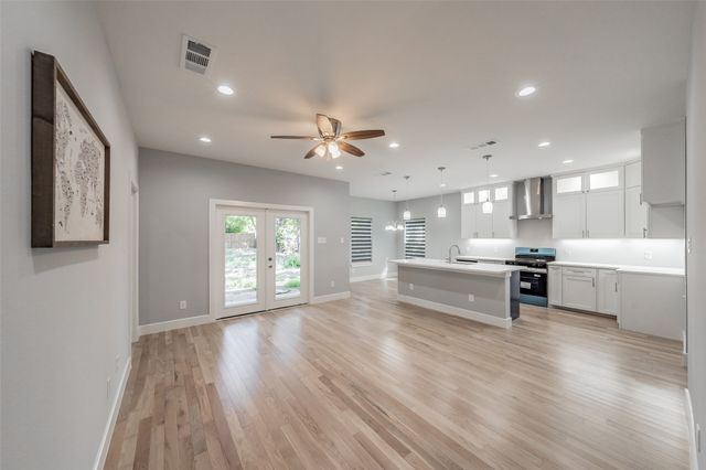 1508 W 12TH Avenue, Corsicana, TX 75110