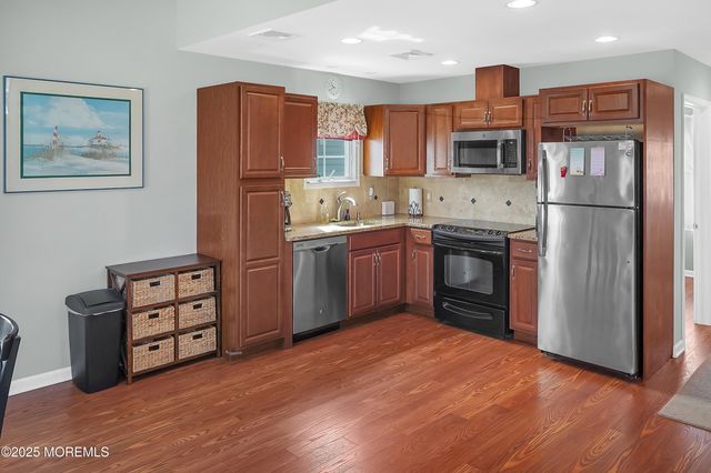 142 Black Point Road, B2, Rumson, NJ 07760