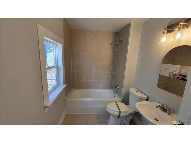 221 Spruce St, Julesburg, CO 80737