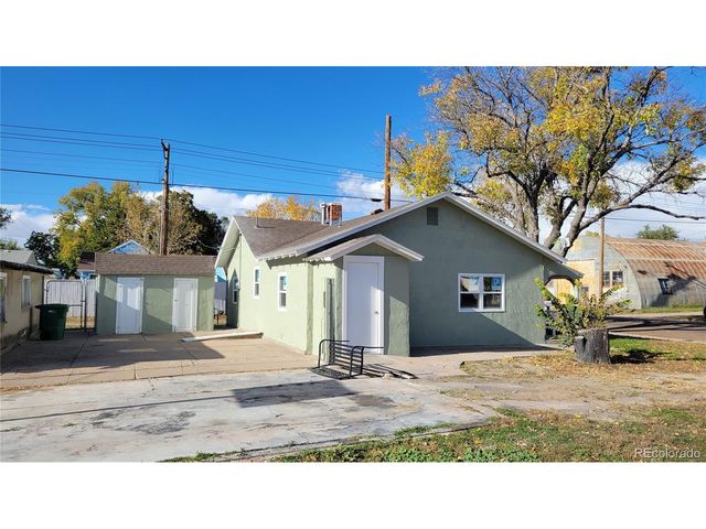 221 Spruce St, Julesburg, CO 80737