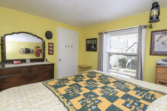 3758 E Barnard AVENUE, Cudahy, WI 53110