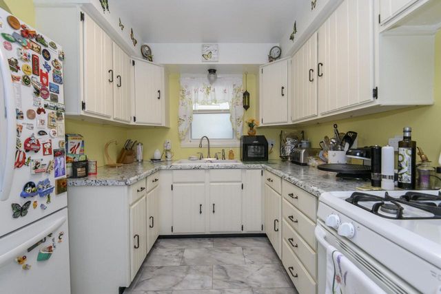 3758 E Barnard AVENUE, Cudahy, WI 53110