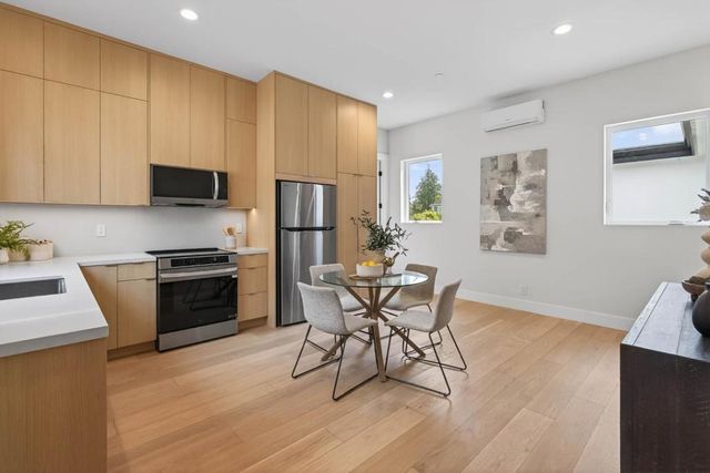 10468 S Stelling Road, Cupertino, CA 95014