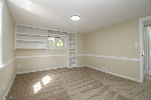 5256 Center Road, Lowellville, OH 44436