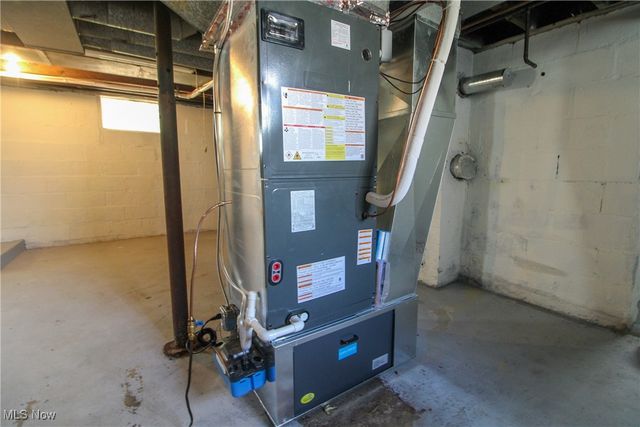 5256 Center Road, Lowellville, OH 44436