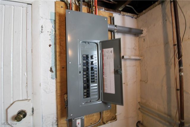 5256 Center Road, Lowellville, OH 44436