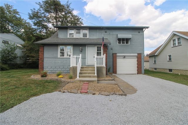 5256 Center Road, Lowellville, OH 44436