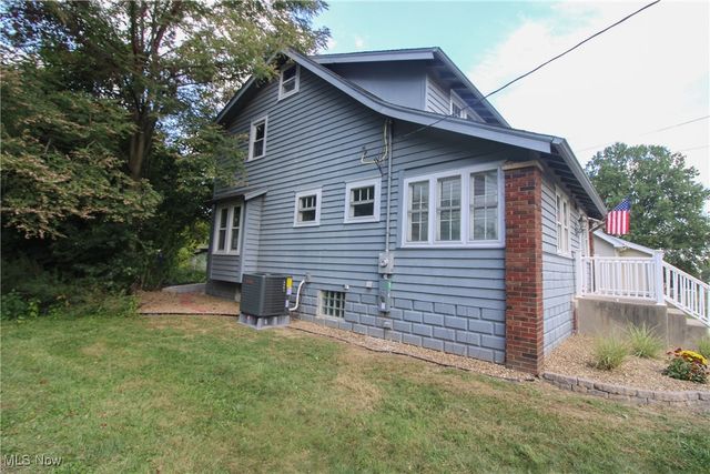 5256 Center Road, Lowellville, OH 44436