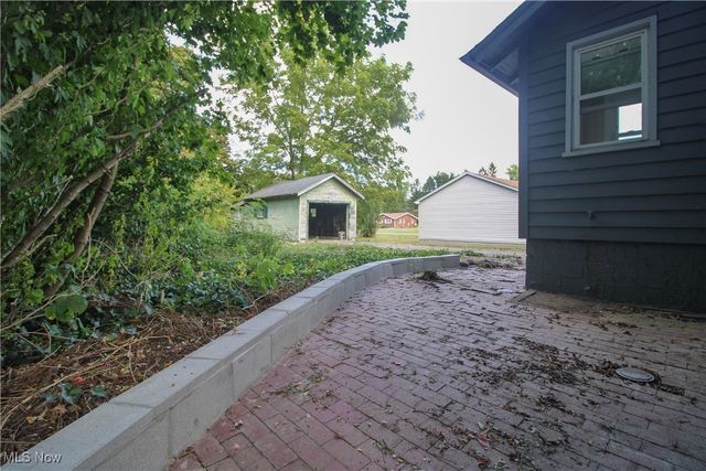 5256 Center Road, Lowellville, OH 44436