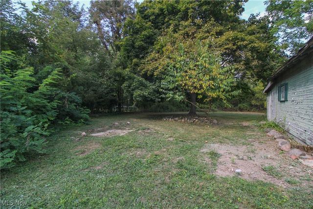 5256 Center Road, Lowellville, OH 44436