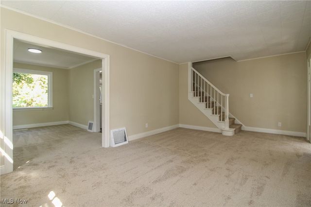 5256 Center Road, Lowellville, OH 44436