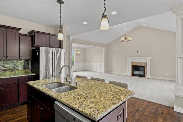 4110 FRONTGATE DR, Columbia, MO 65203