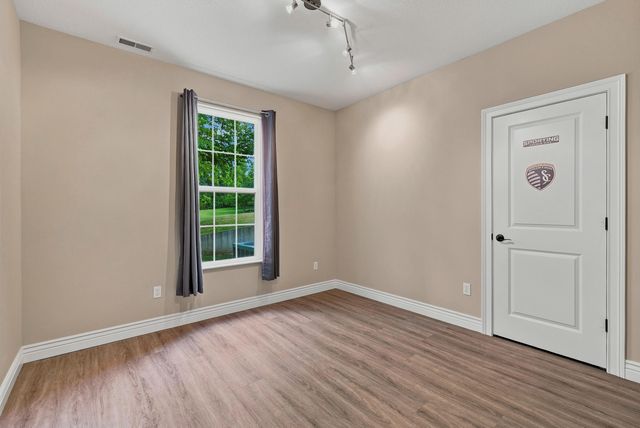 4110 FRONTGATE DR, Columbia, MO 65203