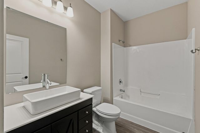4110 FRONTGATE DR, Columbia, MO 65203