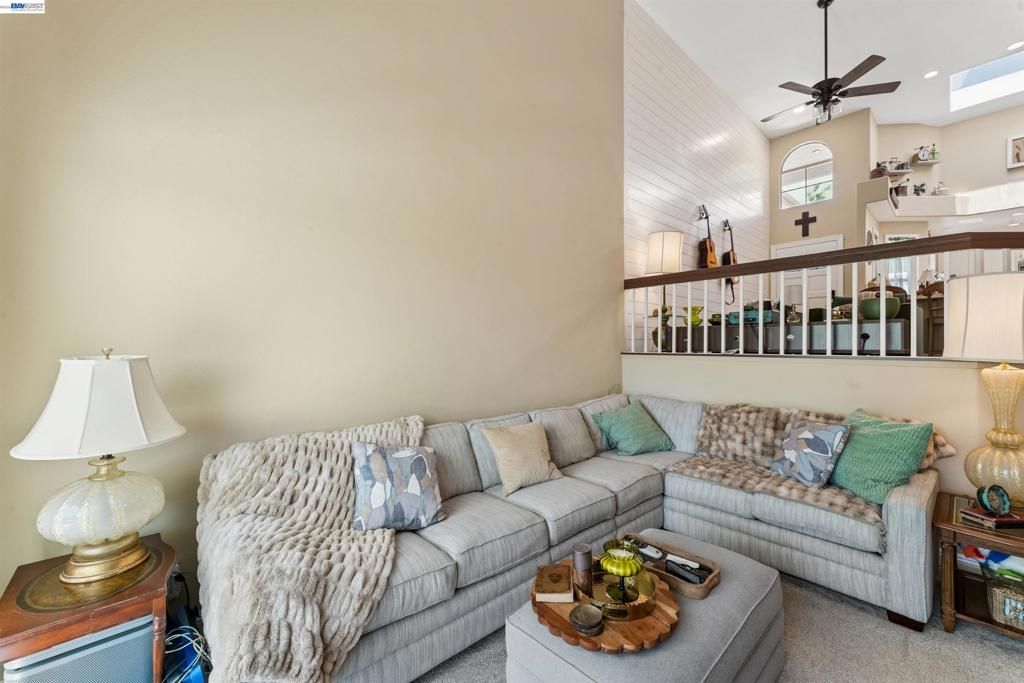 Image 30 of property listing at 24448 Hampton Dr B, Santa Clarita, CA 91355