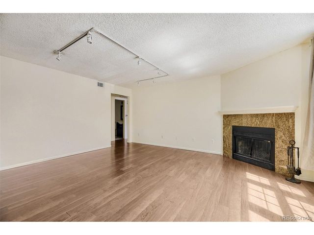 5755 W Atlantic Pl 202, Lakewood, CO 80227