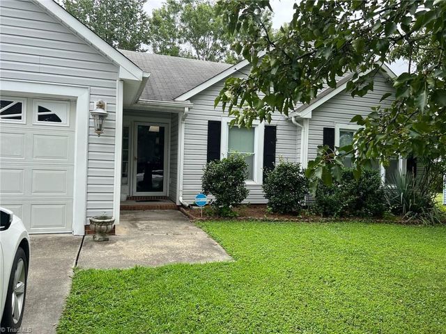 2715 Castle Croft Road, Greensboro, NC 27407