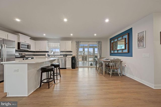 302 ALEZACH DR, Dover, DE 19901