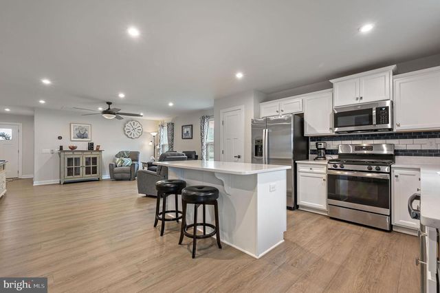 302 ALEZACH DR, Dover, DE 19901