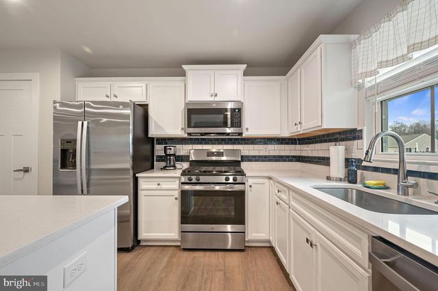 302 ALEZACH DR, Dover, DE 19901