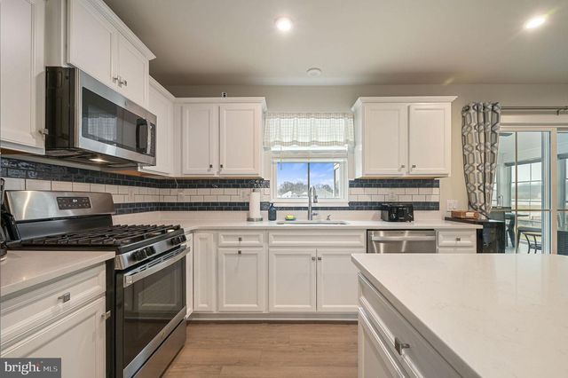 302 ALEZACH DR, Dover, DE 19901