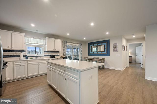 302 ALEZACH DR, Dover, DE 19901